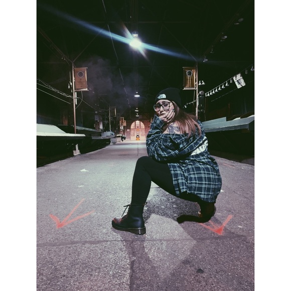 Meet Your Posher! Jesse 🖤 - Picture 3 of 11